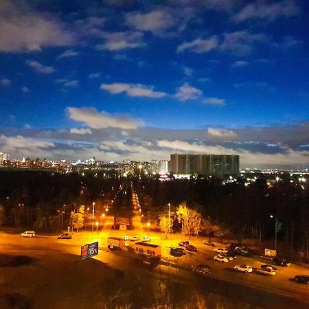 קייב Шикарная Vip Квартира 8 Мин Пешком От М Дарница מראה חיצוני תמונה